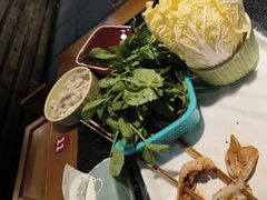 -两三事小郡肝串串香火锅(桂庙店)