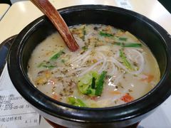 -蒙自源米线大王(东站店)