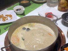 -洪氏嗨捞·猪肚鸡火锅(阳光天地店)