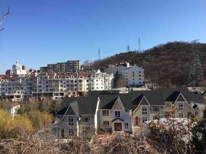 海昌枫桥园-"老鳖湾别墅区,在电视塔下面的山坡上,大连.