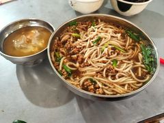 -正宗杨记普洱酸醋米线(总店)