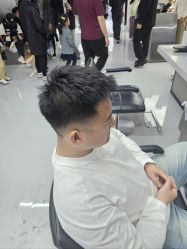 点击看大图 -宫铭烫发染发接发店