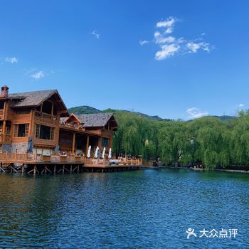门票分两种，打卡票198的是包含景区游览和14个打卡