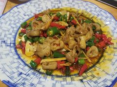 双椒肥肠-百年粉蒸牛肉