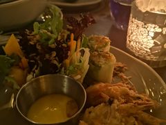 酥炸老虎虾香芒米纸卷配榴莲汁-CHINCHIN 青青·泰国料理(万象食家店)