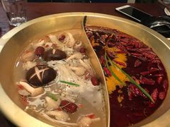 -重庆爽翻天老火锅(临平万达广场店)