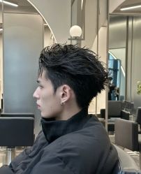 -一家只做男发烫染的店