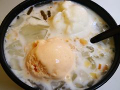 -志龙皇冠吃货椰子铺