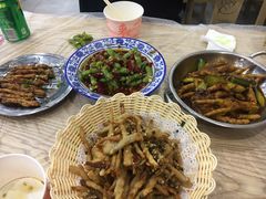 -江城燕子大排档(江汉路步行街店)