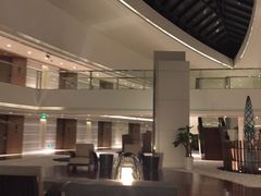 -上海滴水湖皇冠假日酒店