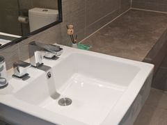 -如家精选酒店(广州萝岗宝能演艺中心香雪地铁站店)