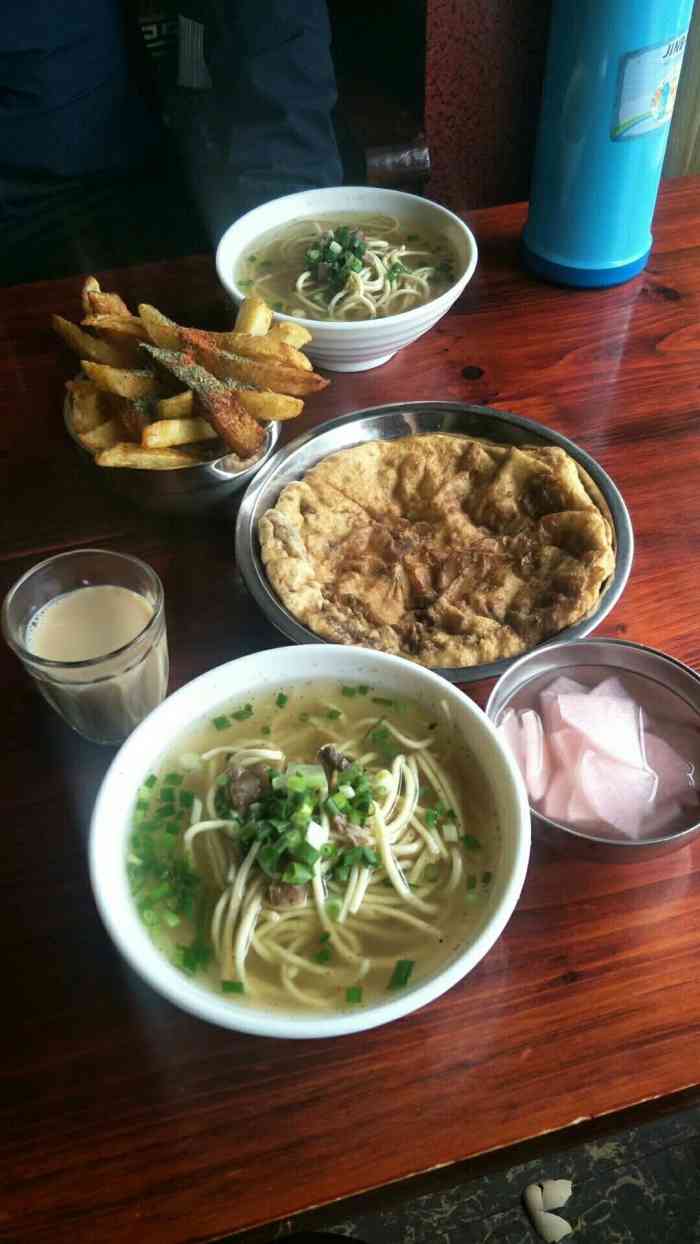 鲁固辣子藏面"拉萨的甜茶,至今都还记得它的味道.几乎每.