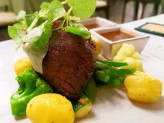 -Palate Angkor Restaurant & Bar