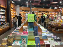 -宝龙城(杭州滨江店)