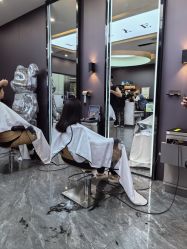 -藤野造型烫染·漂发