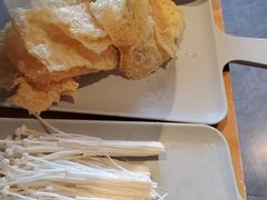手工现炸豆皮-煲宫猪肚鸡(晶品店)
