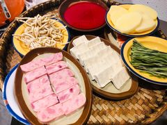 鲜鸭血-王婆乔鲜鱼自助火锅(蜀汉路店)
