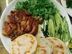 扒猪脸火勺-北京龙庆四季香农家饭庄·灶台鱼·碳烤虹鳟鱼(龙庆峡店)