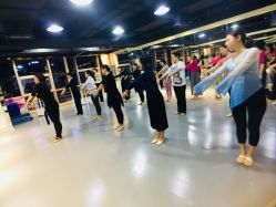 -深舞形体民族舞蹈工作室