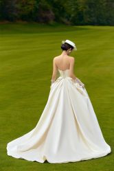 -乐派诗婚纱摄影