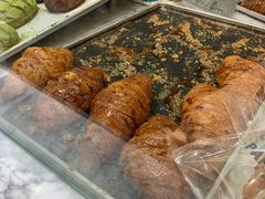 焦糖牛角包-PAPER STONE BAKERY(天环店)