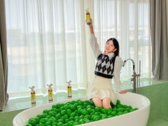 -上海虹桥中心爱琴海亚朵S酒店