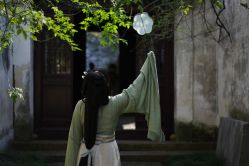 -一揽芳华汉服旗袍体验馆(拙政园店)