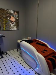 -老男孩男士理容馆·理发·烫染·修面