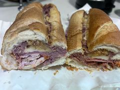 -Bánh Mì Huynh Hoa