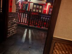 -鱼满舱·鲜活海鲜·正宗鲁菜