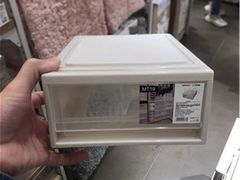 -名创优品(北京新中关购物中心地铁层店)