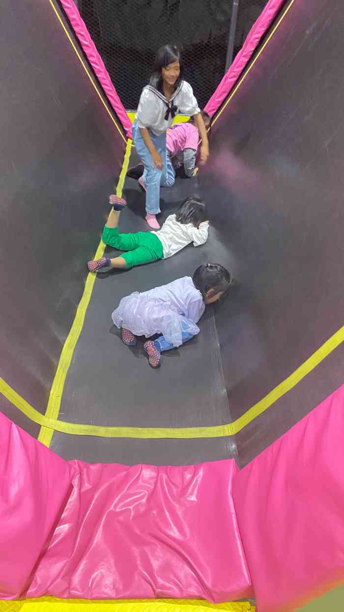 空气蹦床馆-"位置在农业大学附近,位置有点不怎么好找,.
