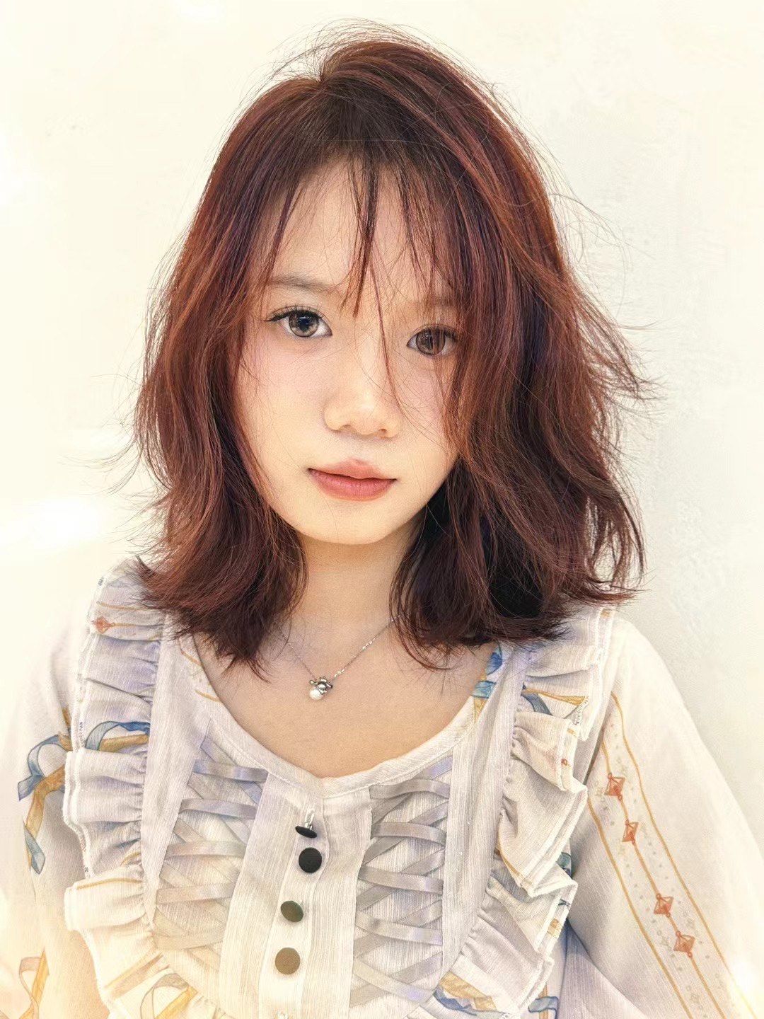 锁骨发颜色的柔和过渡