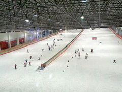 -乔波室内滑雪场