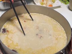 -洪氏嗨捞·猪肚鸡火锅(阳光天地店)
