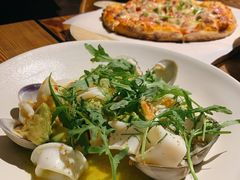 温热海鲜沙拉配牛油果-Mercato莫卡多露台餐厅与酒吧(K11店)