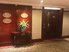 -深圳富苑皇冠假日套房酒店
