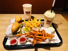 -The Habit Burger Grill 哈比特汉堡(复兴soho店)