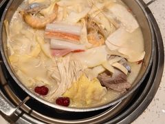 -三人行骨头王火锅(长寿店)