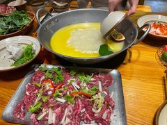 -野山舂·贵州现舂酸汤牛肉(东山店)