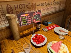 -老牌坊云南鱼豆花火锅(爱建店)