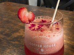 -layback cafe & bar