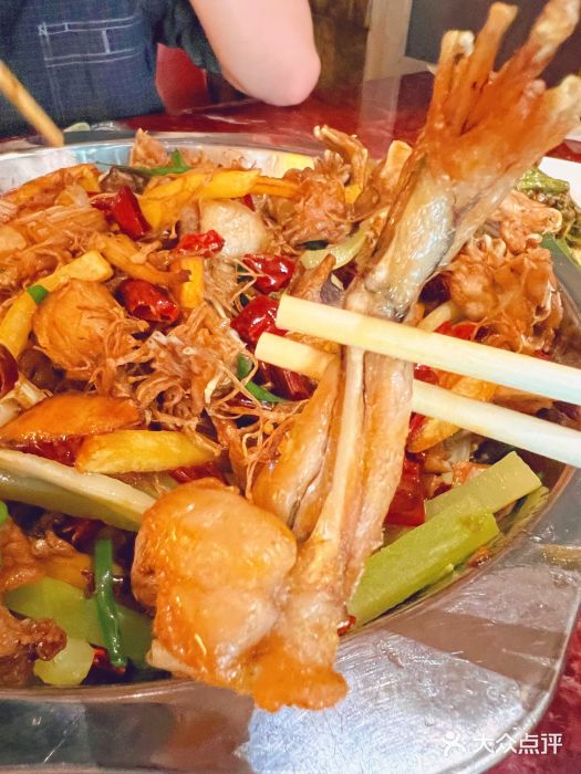 馋嘴蛙火锅干锅牛蛙图片