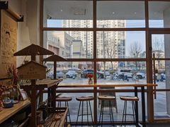 靠窗位-HAVE A ROOM·有间质果(总店)