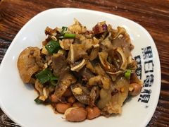 凉拌猪耳朵-黑白电视长沙小吃(美林M·LIVE天地东座店)