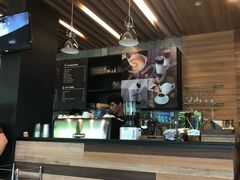 -Chom Cafe and Restaurant