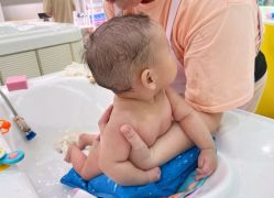 -Pony Baby宝尼婴幼儿游泳SPA馆