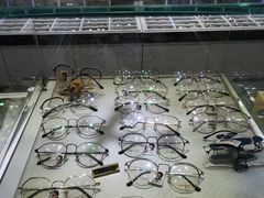 -臻美视爵眼镜·明月·依视路·蔡司折扣店(广渠门店)