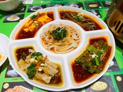 小吃五拼-令氏家外家周秦食府(高新店)