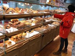 面包甜点陈列柜-新侨三宝乐面包店(崇文门店)